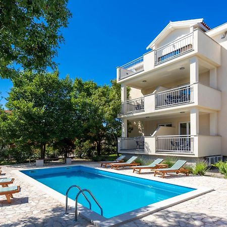 Beautiful Apartment In Pinezici With Wifi Bagian luar foto