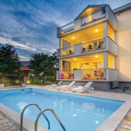 Beautiful Apartment In Pinezici With Wifi Bagian luar foto