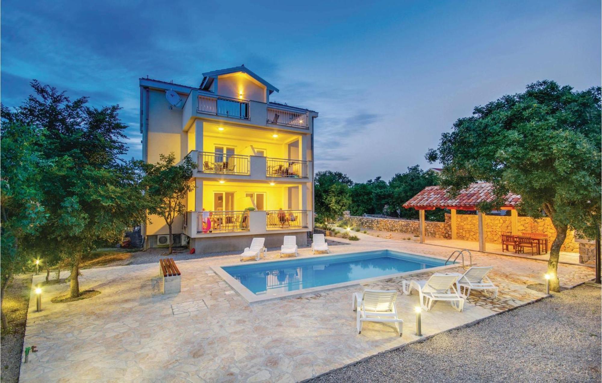 Beautiful Apartment In Pinezici With Wifi Bagian luar foto