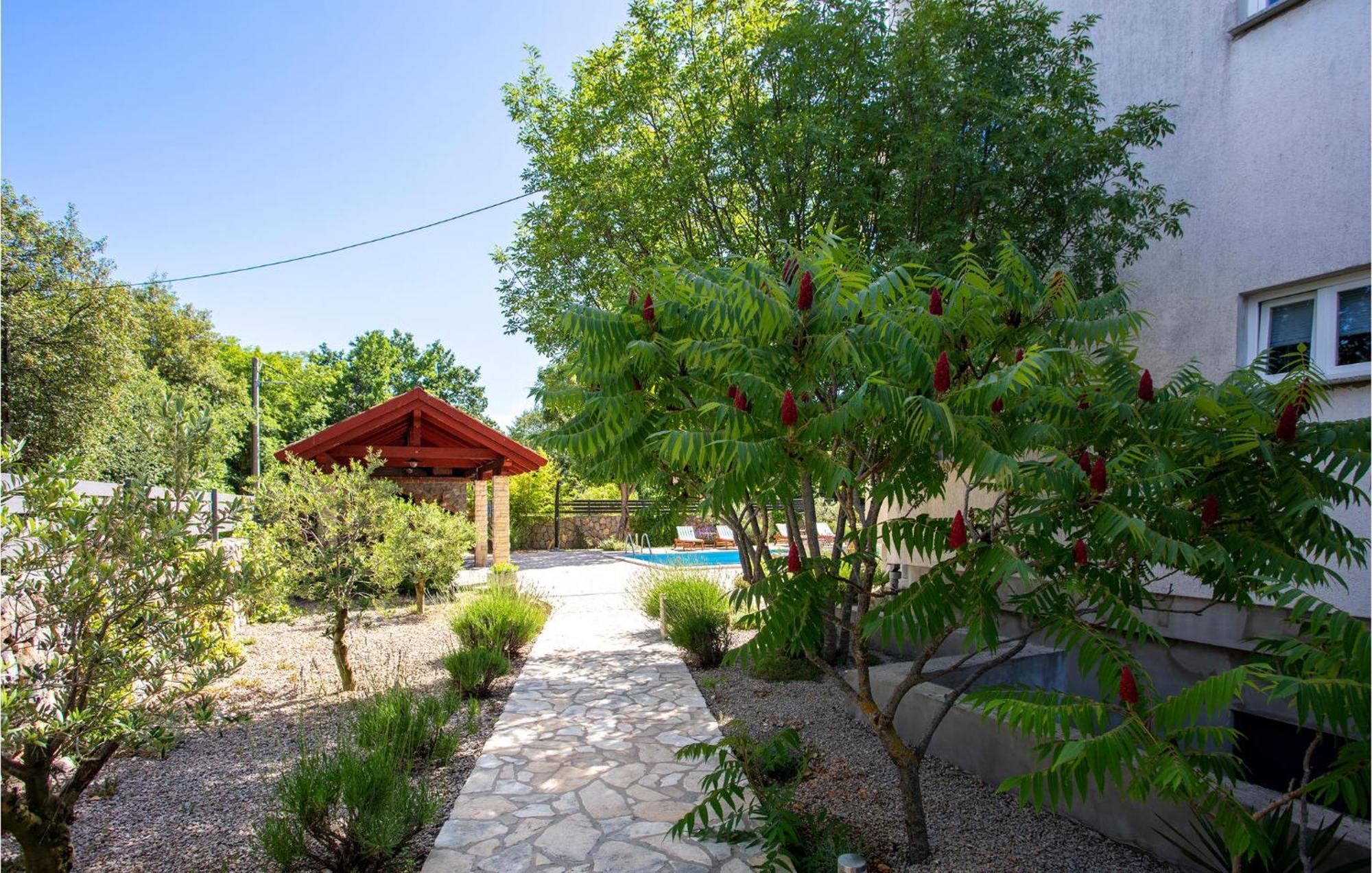 Beautiful Apartment In Pinezici With Wifi Bagian luar foto