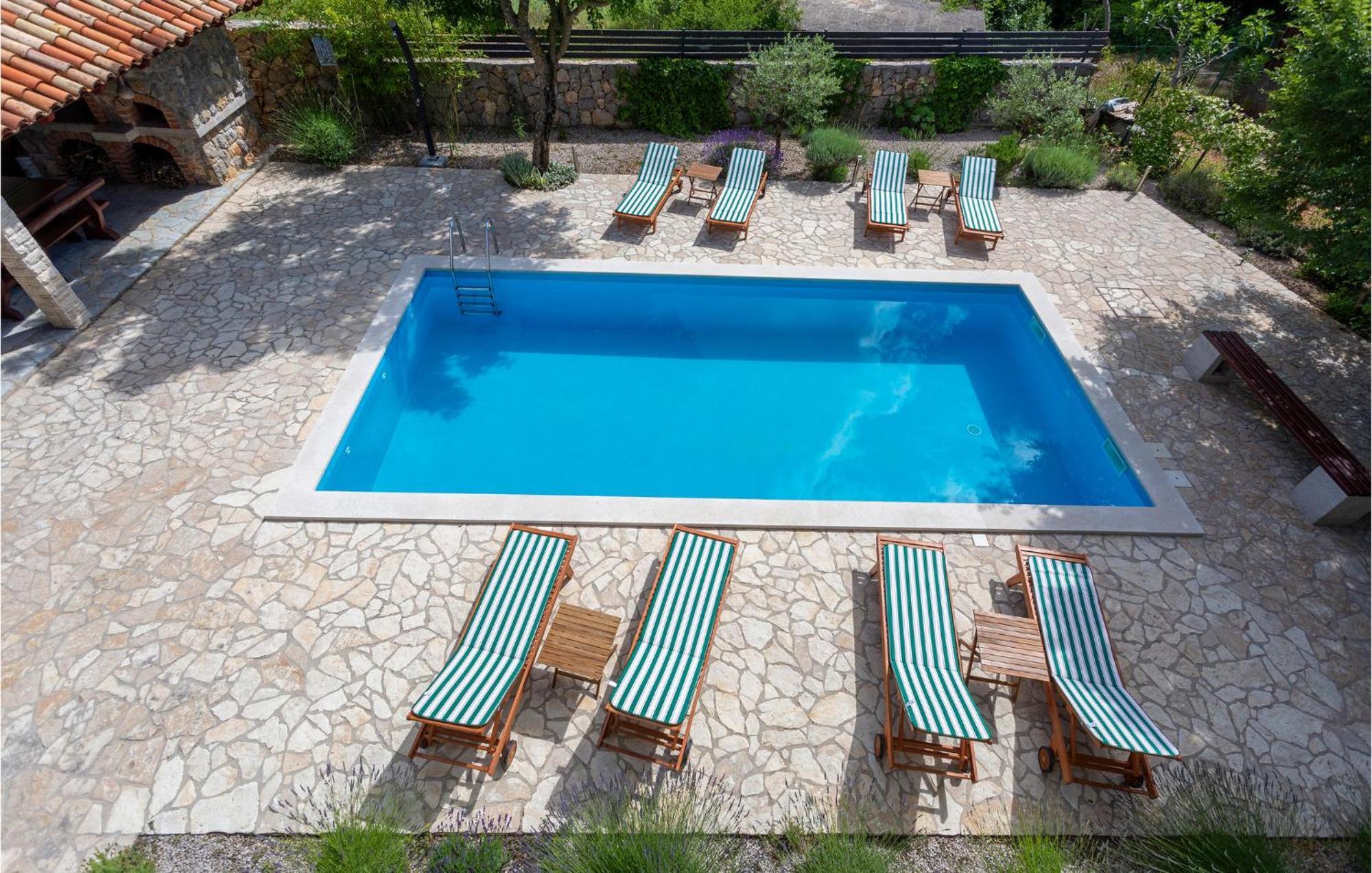 Beautiful Apartment In Pinezici With Wifi Bagian luar foto