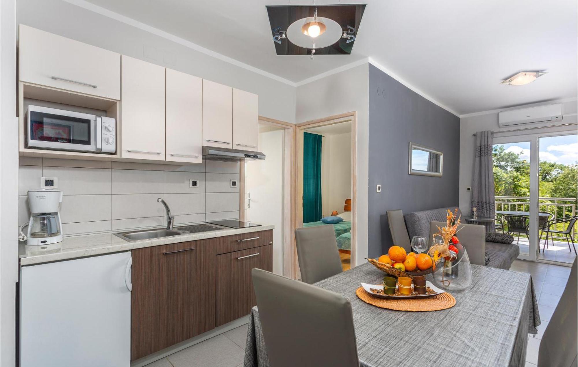 Beautiful Apartment In Pinezici With Wifi Bagian luar foto