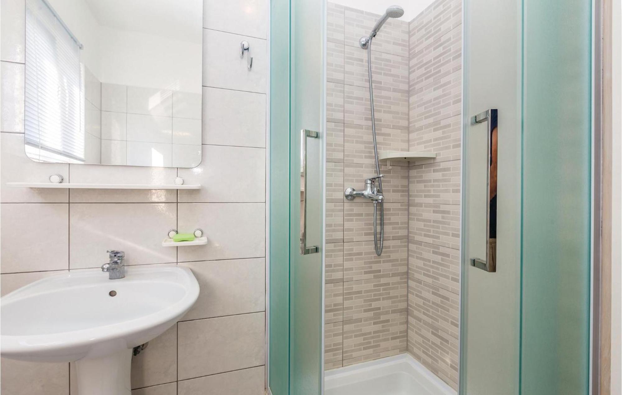 Beautiful Apartment In Pinezici With Wifi Bagian luar foto