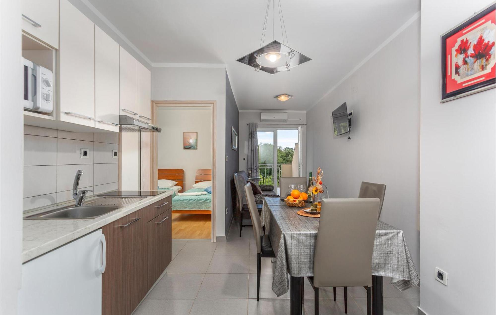 Beautiful Apartment In Pinezici With Wifi Bagian luar foto